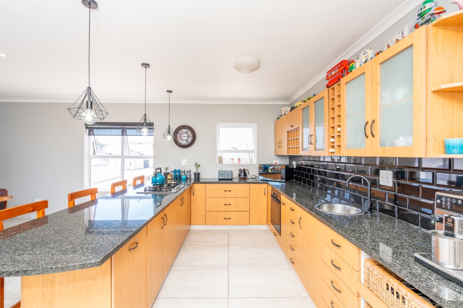 4 Bedroom Property for Sale in Myburgh Park Western Cape